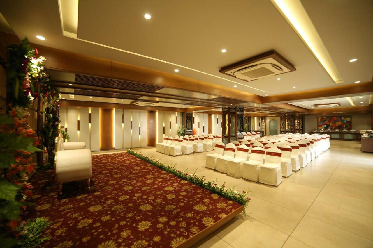 Hotel Avaante Ahmedabad Formerly Known As The Orchid Hotel Luaran gambar