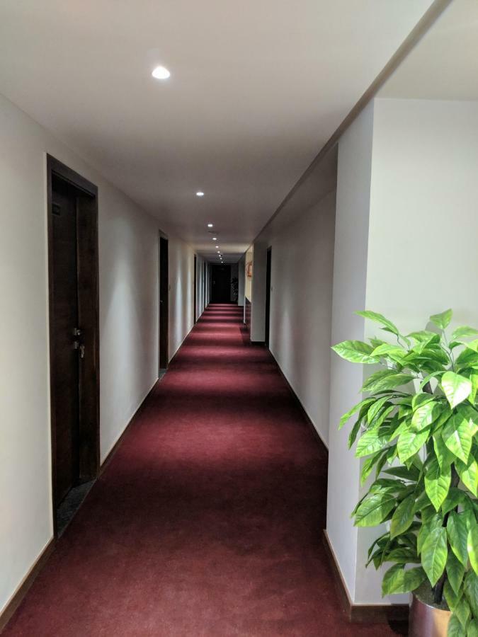 Hotel Avaante Ahmedabad Formerly Known As The Orchid Hotel Luaran gambar