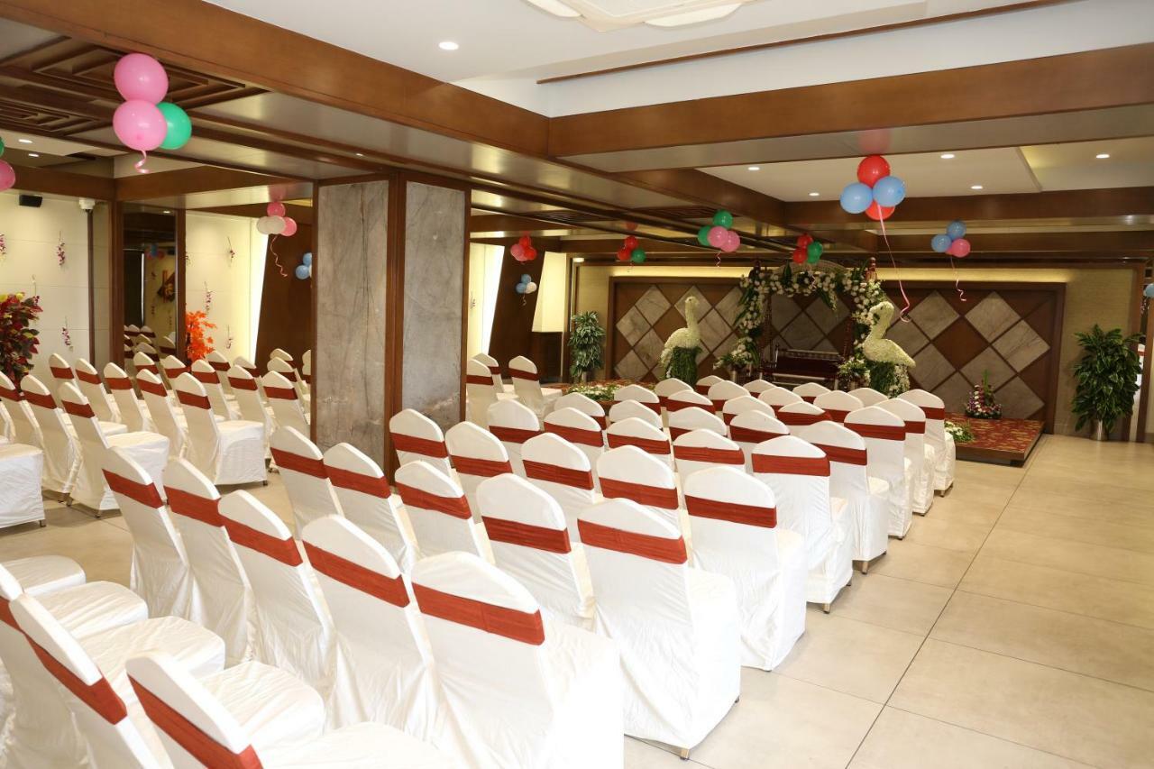 Hotel Avaante Ahmedabad Formerly Known As The Orchid Hotel Luaran gambar
